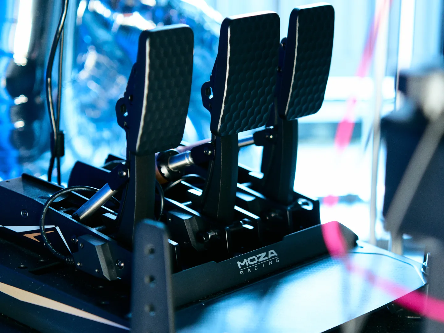 Симрейсинг клуб Sora Racing — оборудование Moza R12 V2 Краснодар